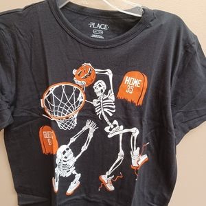 GLOW Skeletons playing basketball tee - L 8/10